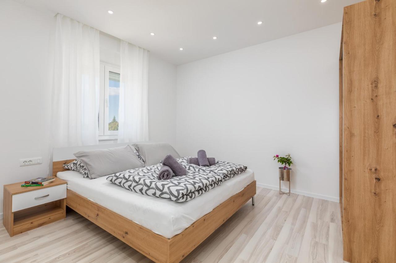Apartman Knezevic A Fazana Bagian luar foto